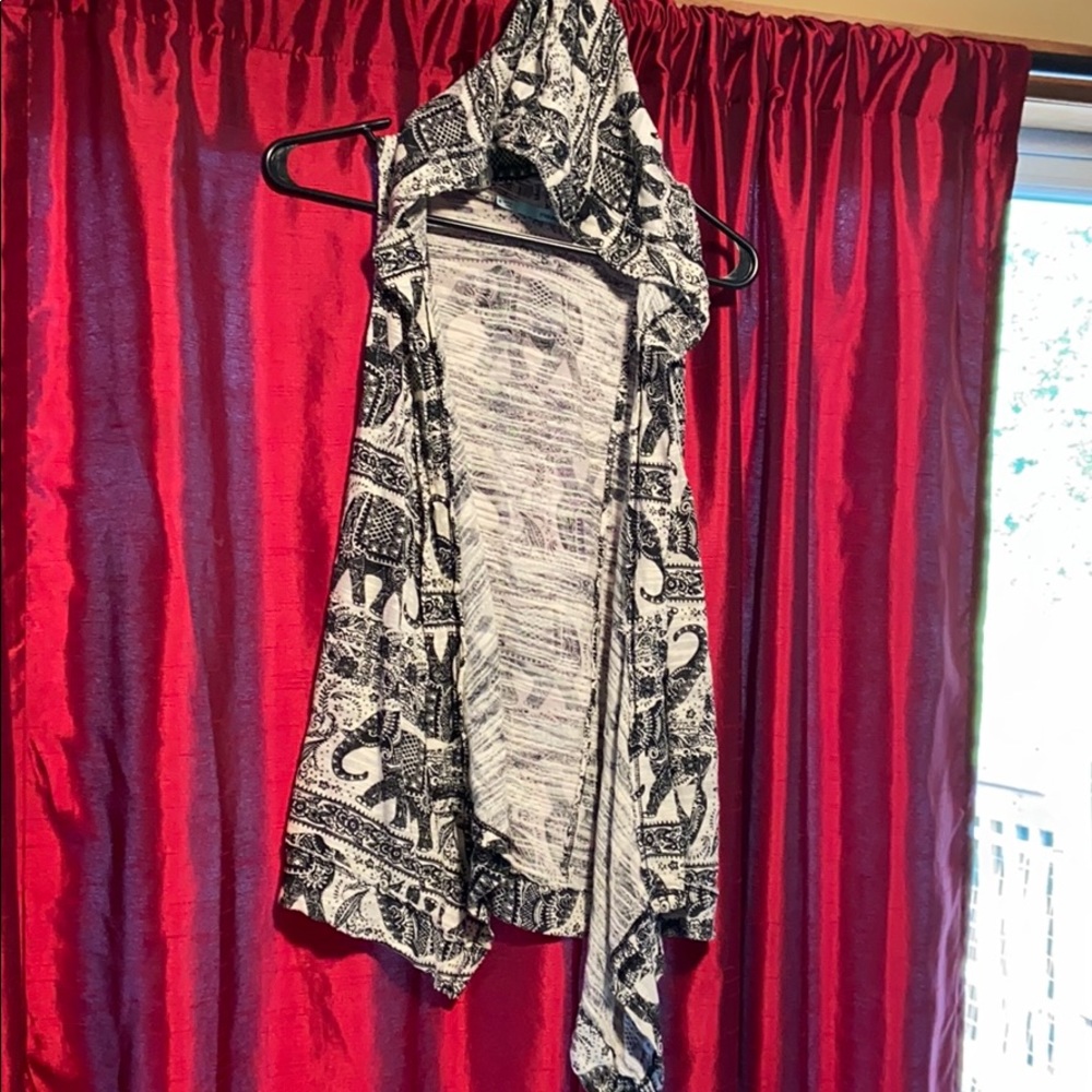 Maurices open front hooded vest